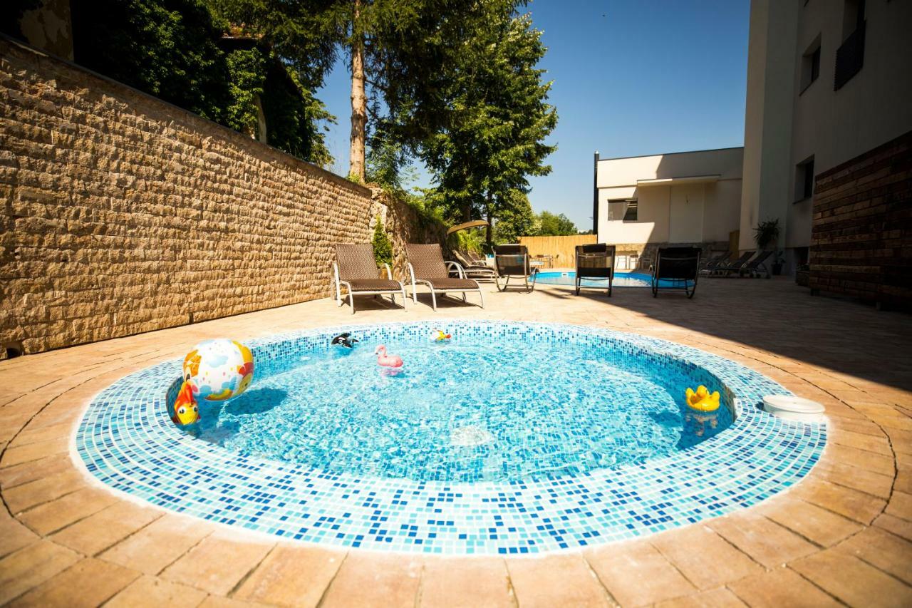 A Hoteli - Hotel Slatina Vrnjačka Banja Exteriör bild