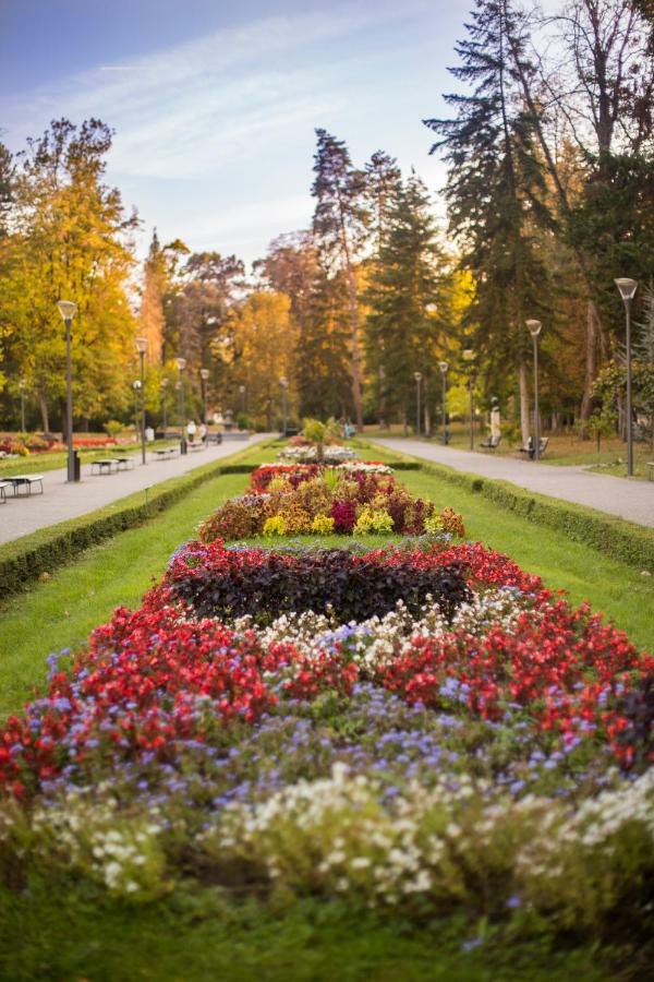 A Hoteli - Hotel Slatina Vrnjačka Banja Exteriör bild